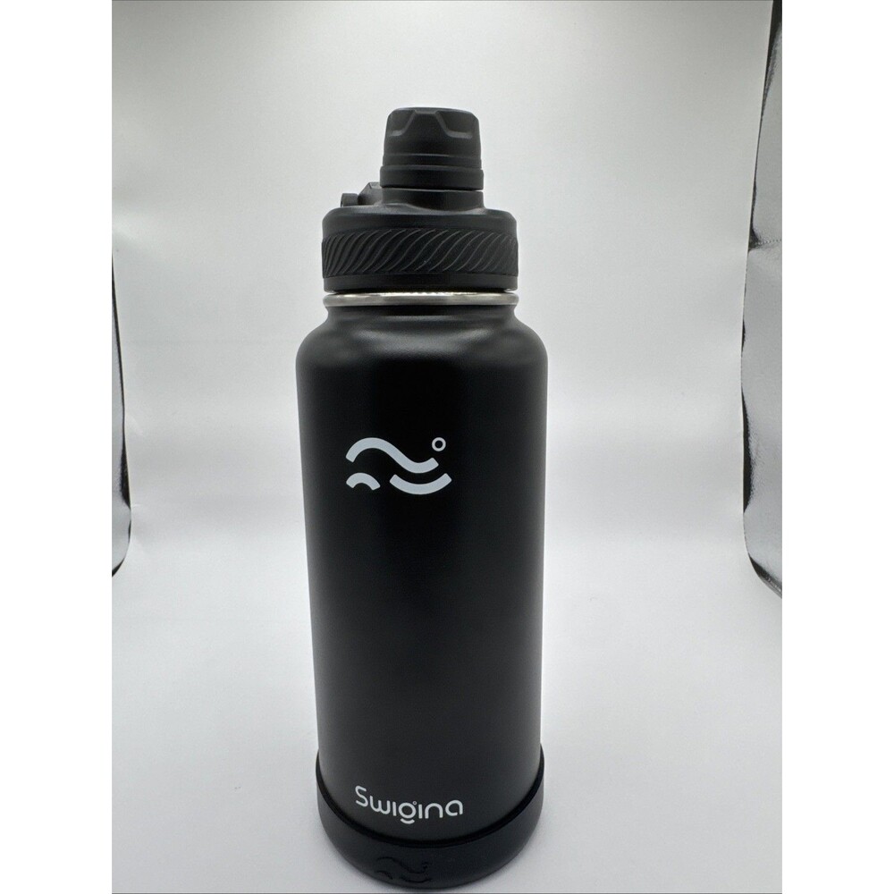 Insulated Water Bottle with Silicone Boot Leakproof BPA Free Black 24 oz NEW
